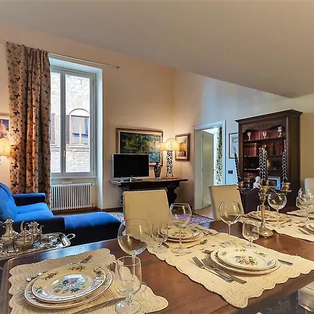 Apartment Tornabuoni Charme Florence
