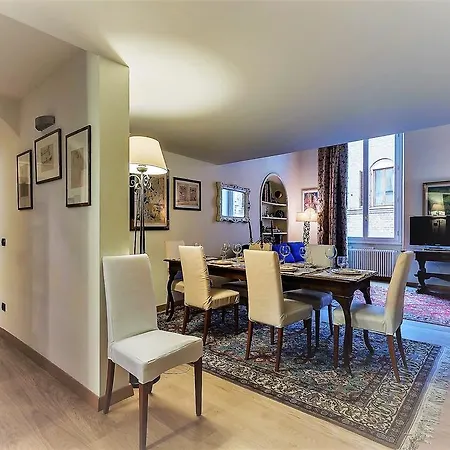 Apartment Tornabuoni Charme